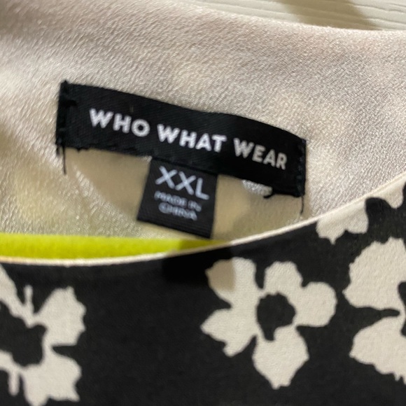 Ruffled flower dress - Picture 2 of 2